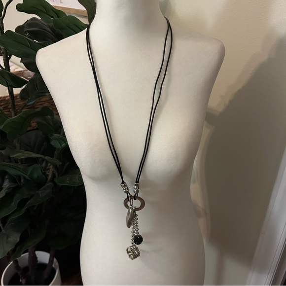 Jewelry - Long necklace, black leather with silver charms